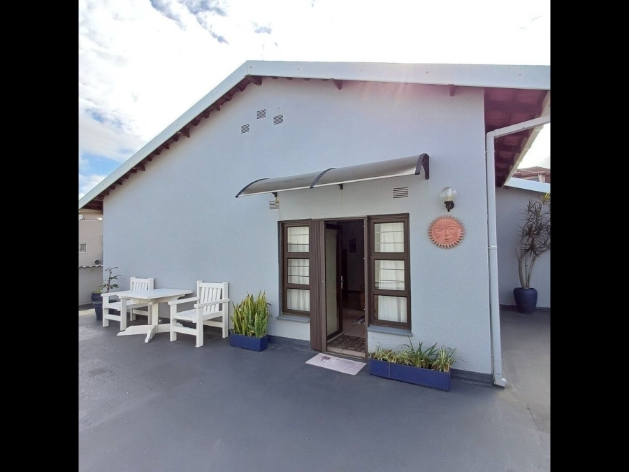 2 Bedroom Property for Sale in Lawrence Rocks KwaZulu-Natal