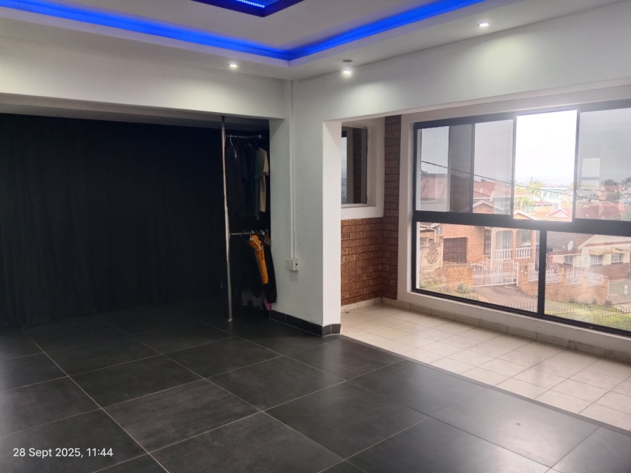 4 Bedroom Property for Sale in Raisethorpe KwaZulu-Natal