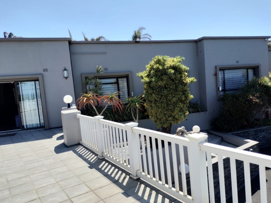 5 Bedroom Property for Sale in Manaba Beach KwaZulu-Natal