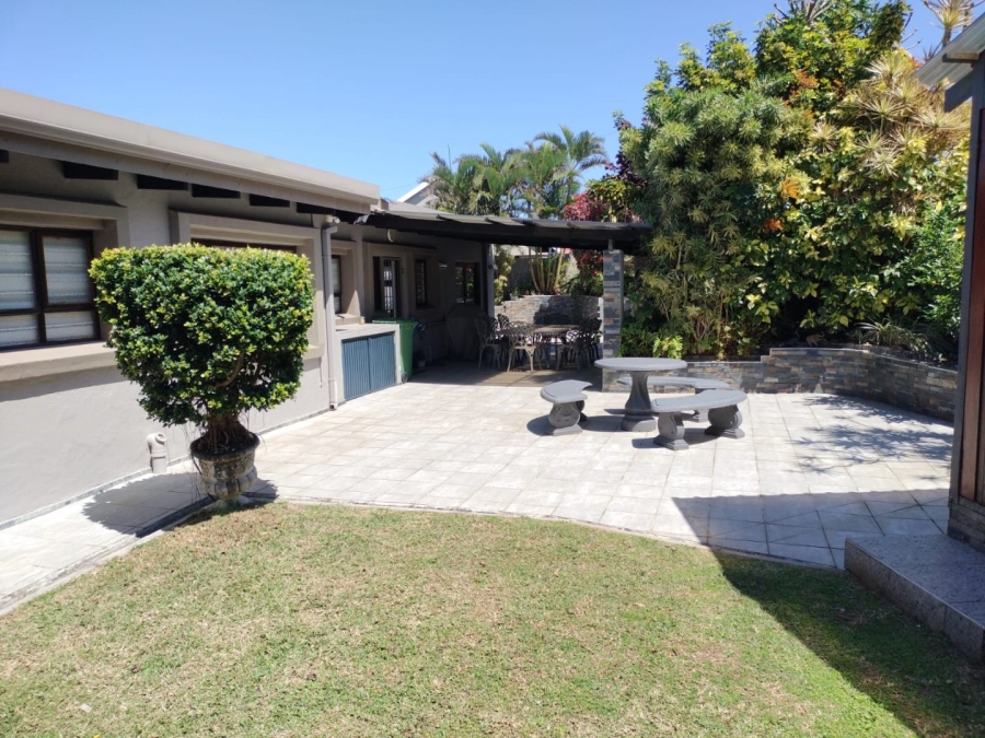 5 Bedroom Property for Sale in Manaba Beach KwaZulu-Natal