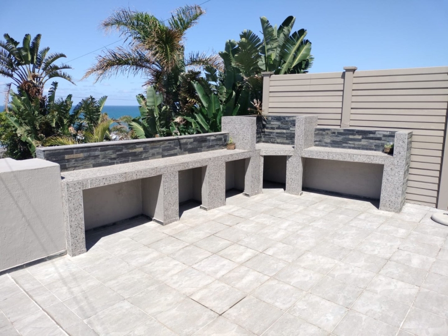 5 Bedroom Property for Sale in Manaba Beach KwaZulu-Natal
