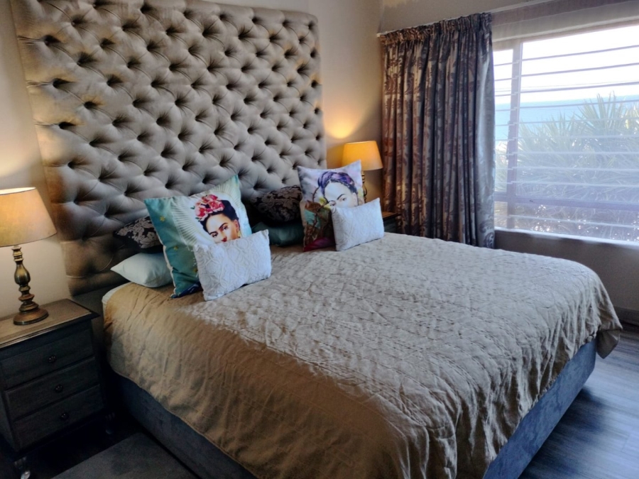 5 Bedroom Property for Sale in Manaba Beach KwaZulu-Natal