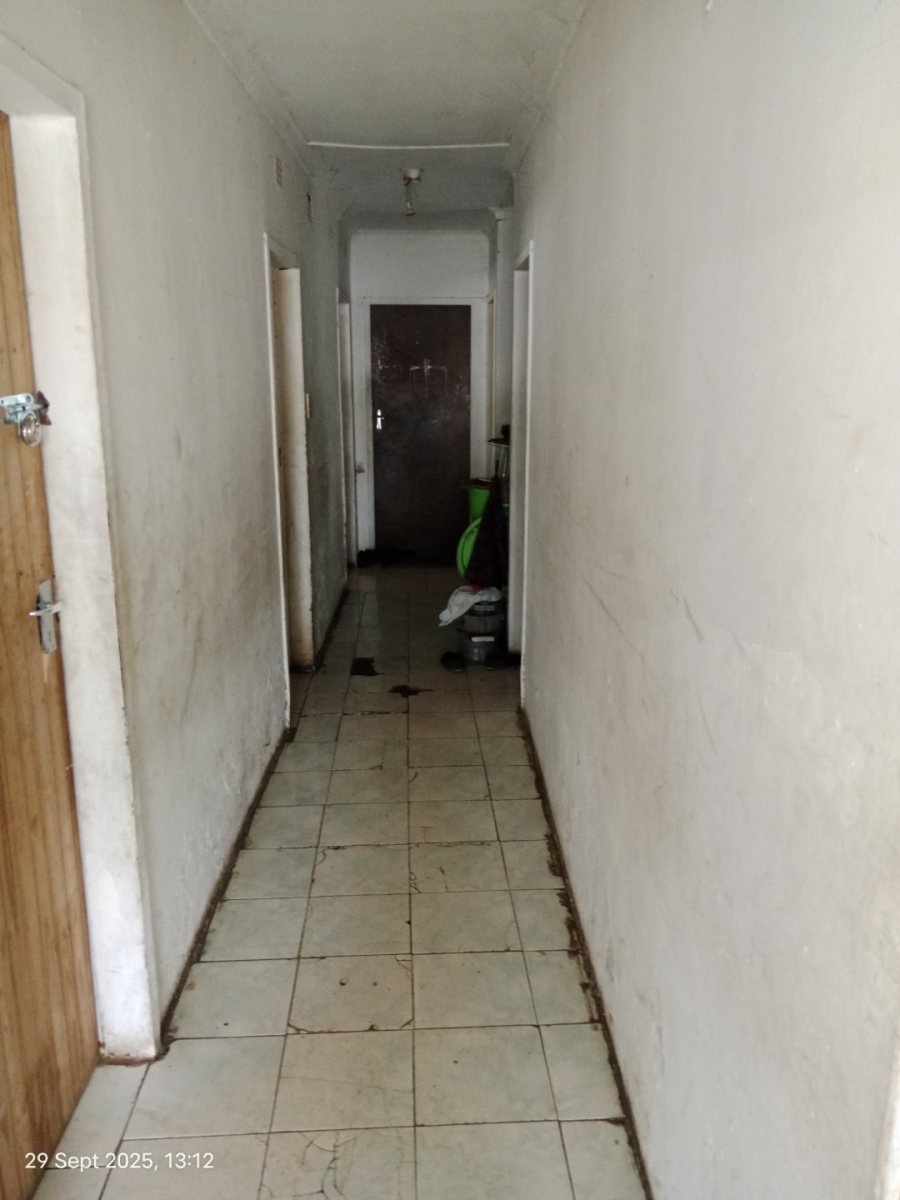 6 Bedroom Property for Sale in Raisethorpe KwaZulu-Natal