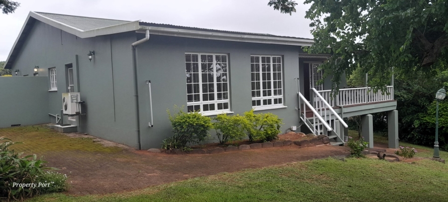 4 Bedroom Property for Sale in Umtentweni KwaZulu-Natal