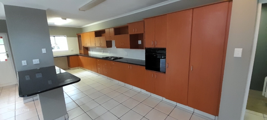 4 Bedroom Property for Sale in Umtentweni KwaZulu-Natal