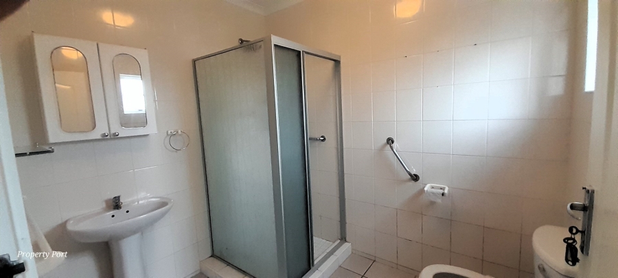 4 Bedroom Property for Sale in Umtentweni KwaZulu-Natal