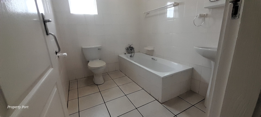 4 Bedroom Property for Sale in Umtentweni KwaZulu-Natal