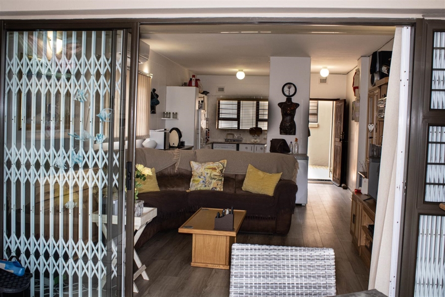 2 Bedroom Property for Sale in Manaba Beach KwaZulu-Natal