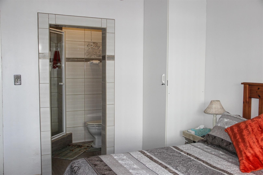2 Bedroom Property for Sale in Manaba Beach KwaZulu-Natal