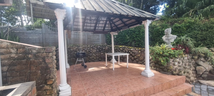 4 Bedroom Property for Sale in Umtentweni KwaZulu-Natal