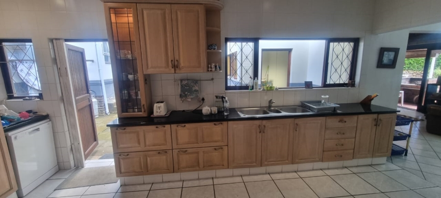 4 Bedroom Property for Sale in Umtentweni KwaZulu-Natal