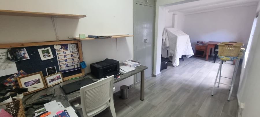 4 Bedroom Property for Sale in Umtentweni KwaZulu-Natal