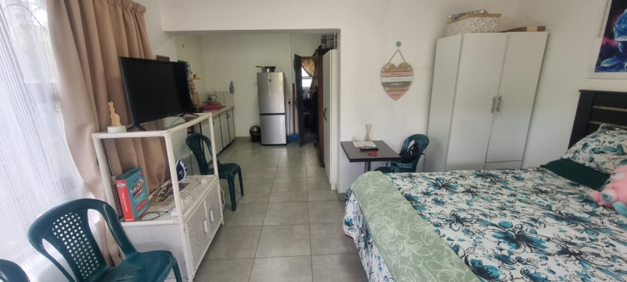 4 Bedroom Property for Sale in Umtentweni KwaZulu-Natal