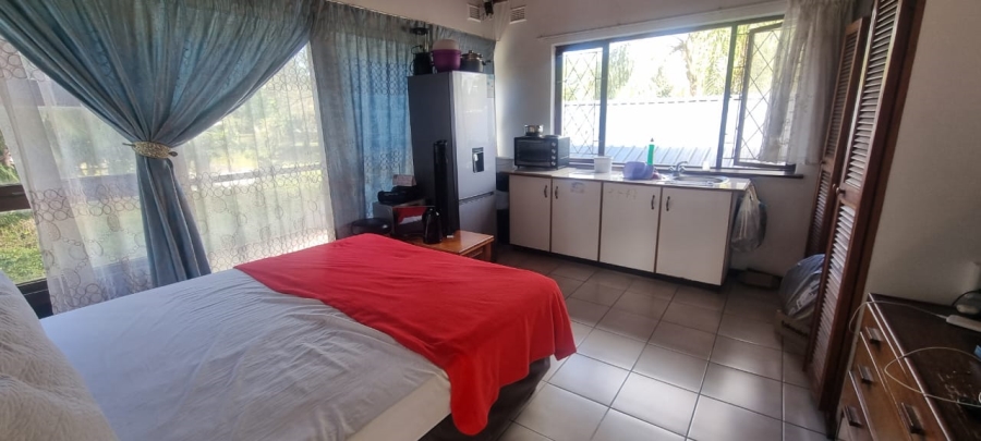 4 Bedroom Property for Sale in Umtentweni KwaZulu-Natal