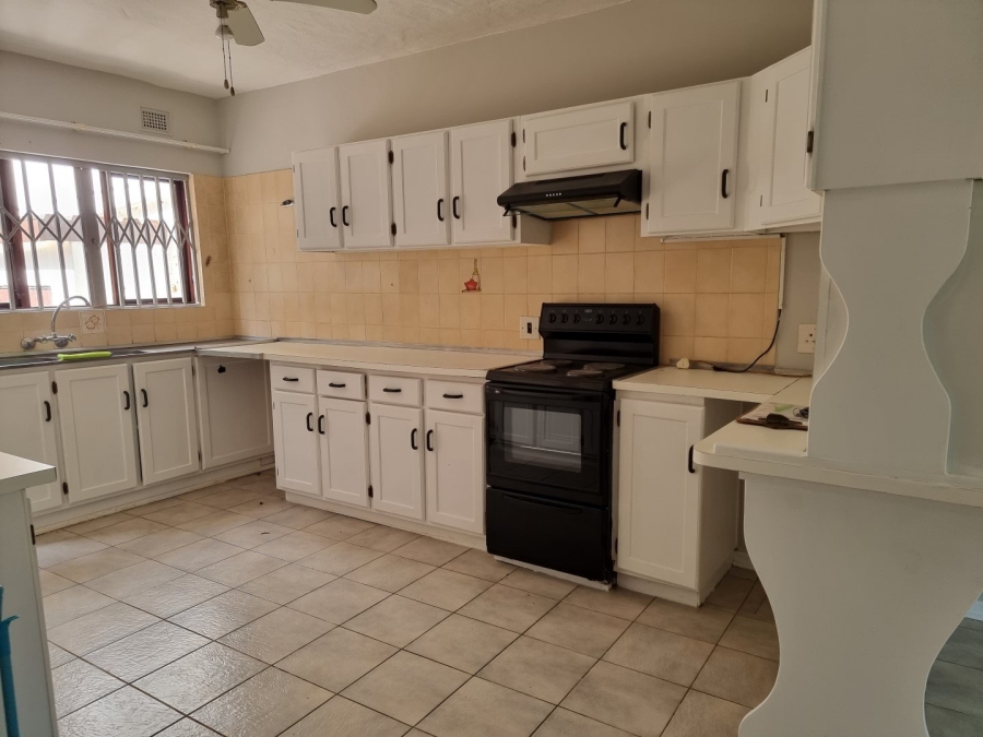 3 Bedroom Property for Sale in Southport KwaZulu-Natal