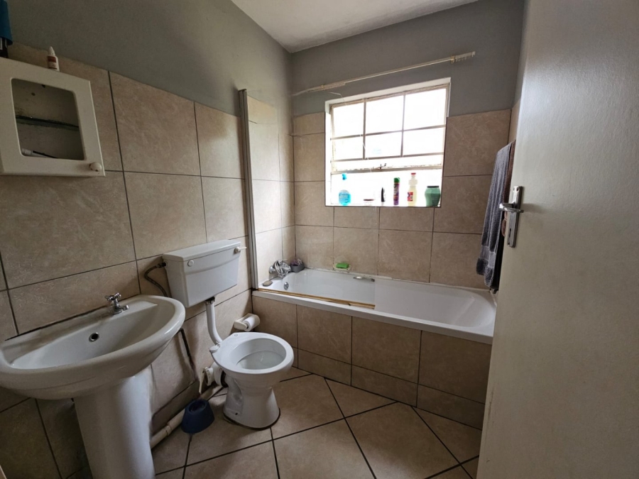 2 Bedroom Property for Sale in Sunnyridge KwaZulu-Natal