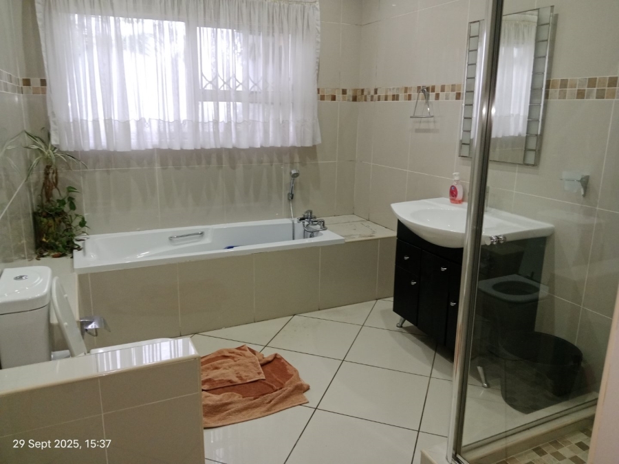 6 Bedroom Property for Sale in Orient Heights KwaZulu-Natal