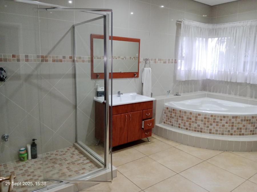 6 Bedroom Property for Sale in Orient Heights KwaZulu-Natal