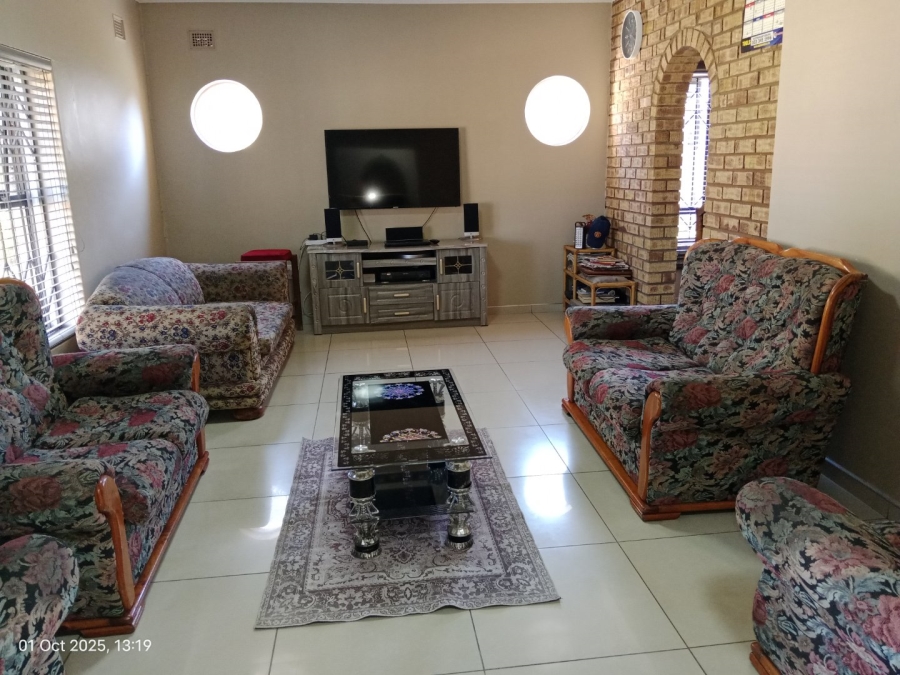 6 Bedroom Property for Sale in Mountain Rise KwaZulu-Natal
