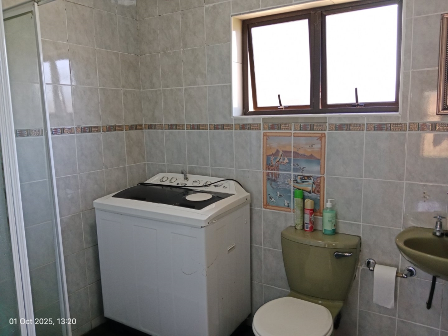 6 Bedroom Property for Sale in Mountain Rise KwaZulu-Natal