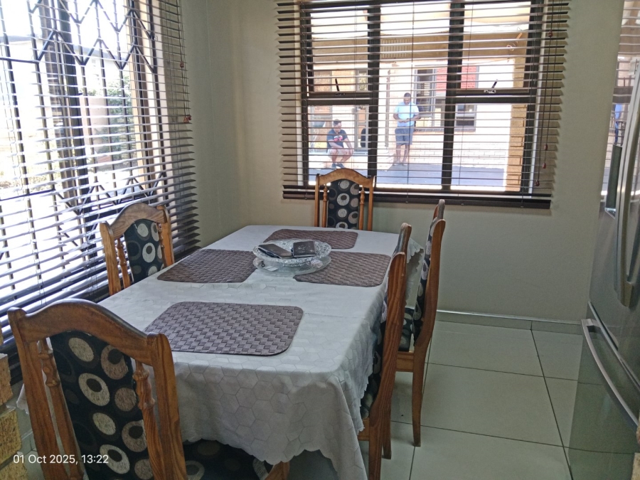 6 Bedroom Property for Sale in Mountain Rise KwaZulu-Natal
