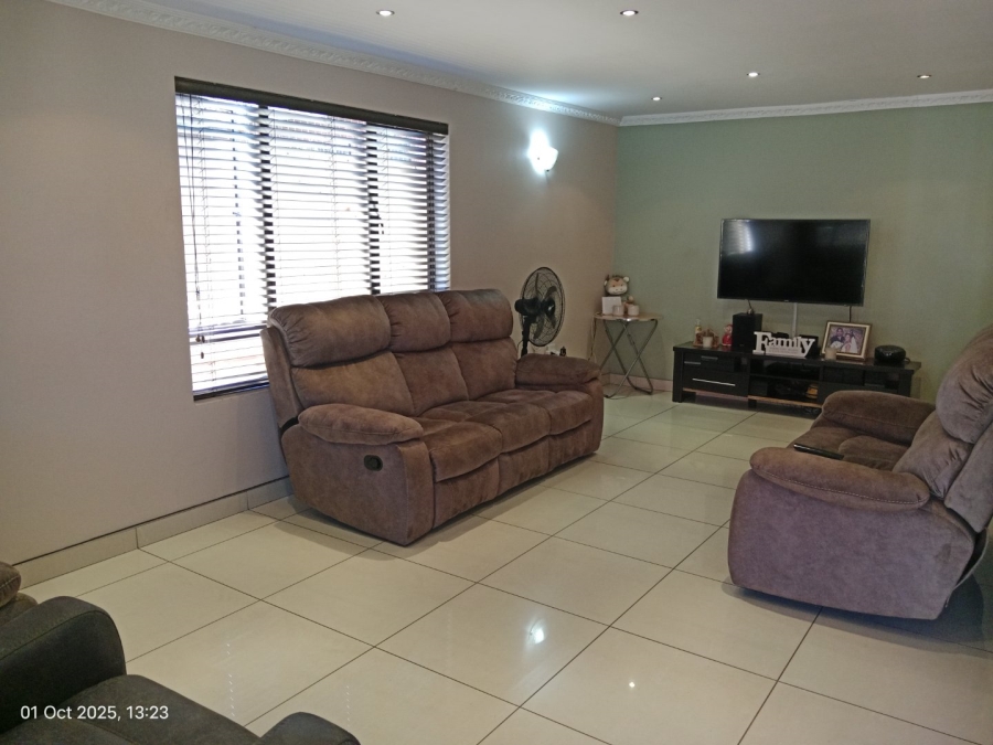 6 Bedroom Property for Sale in Mountain Rise KwaZulu-Natal