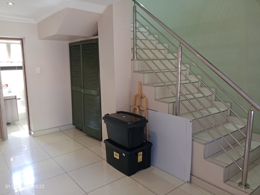 6 Bedroom Property for Sale in Mountain Rise KwaZulu-Natal