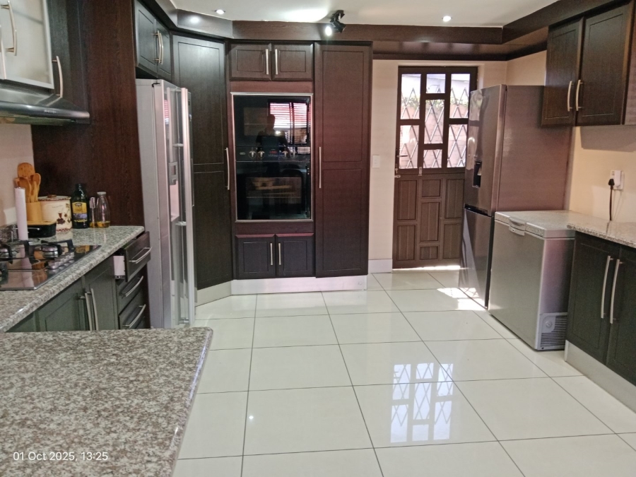 6 Bedroom Property for Sale in Mountain Rise KwaZulu-Natal