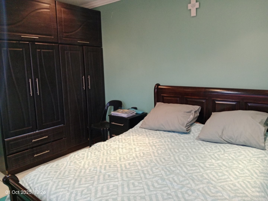 6 Bedroom Property for Sale in Mountain Rise KwaZulu-Natal