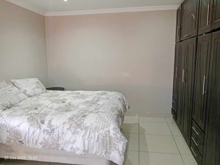 6 Bedroom Property for Sale in Mountain Rise KwaZulu-Natal