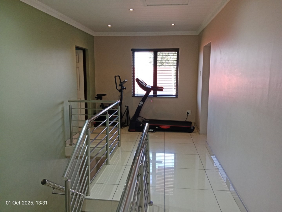 6 Bedroom Property for Sale in Mountain Rise KwaZulu-Natal