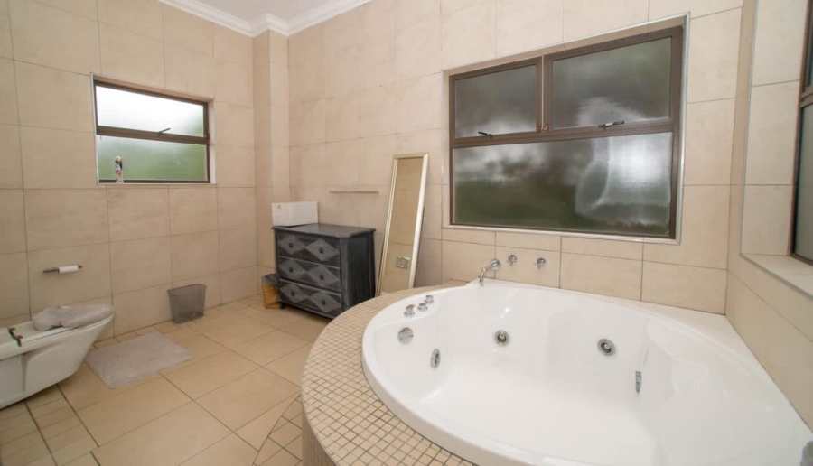 4 Bedroom Property for Sale in Umhlanga KwaZulu-Natal