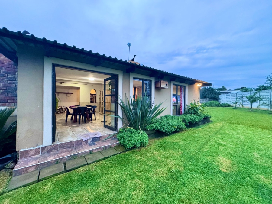 4 Bedroom Property for Sale in Sunnyridge KwaZulu-Natal