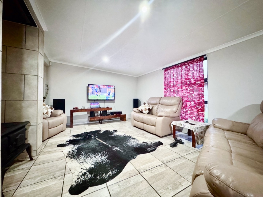 4 Bedroom Property for Sale in Sunnyridge KwaZulu-Natal