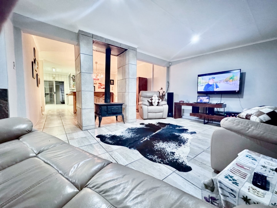 4 Bedroom Property for Sale in Sunnyridge KwaZulu-Natal