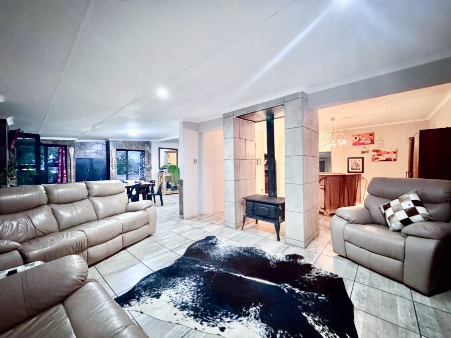 4 Bedroom Property for Sale in Sunnyridge KwaZulu-Natal