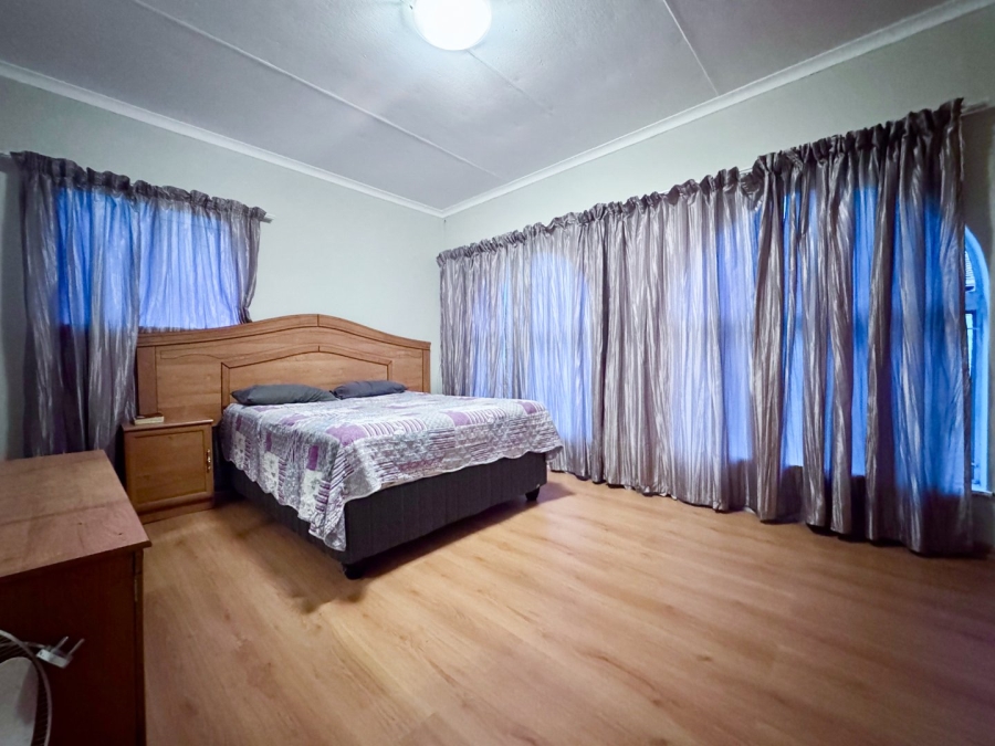4 Bedroom Property for Sale in Sunnyridge KwaZulu-Natal