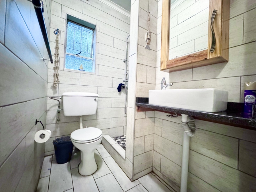 4 Bedroom Property for Sale in Sunnyridge KwaZulu-Natal