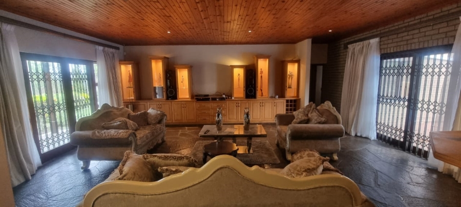 4 Bedroom Property for Sale in Umtentweni KwaZulu-Natal