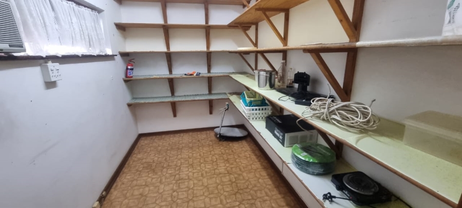 4 Bedroom Property for Sale in Umtentweni KwaZulu-Natal