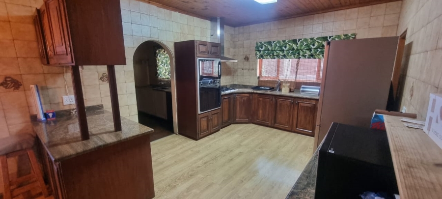 4 Bedroom Property for Sale in Umtentweni KwaZulu-Natal