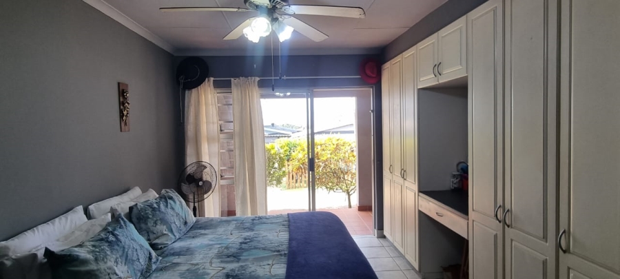 2 Bedroom Property for Sale in Hibberdene KwaZulu-Natal
