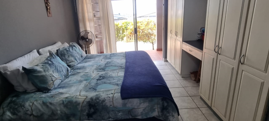 2 Bedroom Property for Sale in Hibberdene KwaZulu-Natal