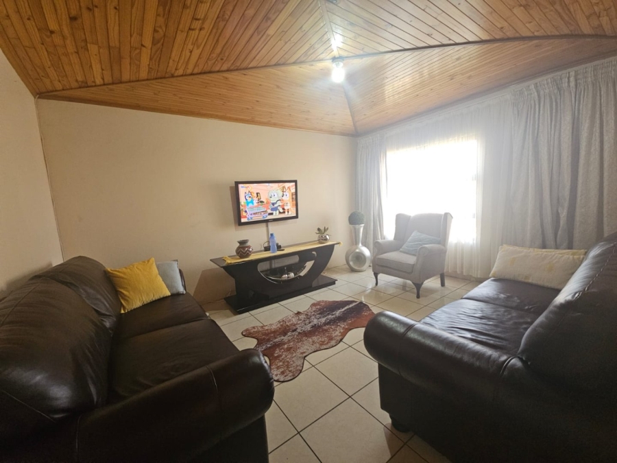 4 Bedroom Property for Sale in Osizweni KwaZulu-Natal