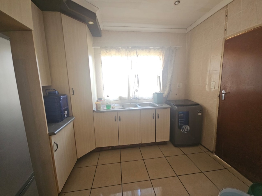 4 Bedroom Property for Sale in Osizweni KwaZulu-Natal