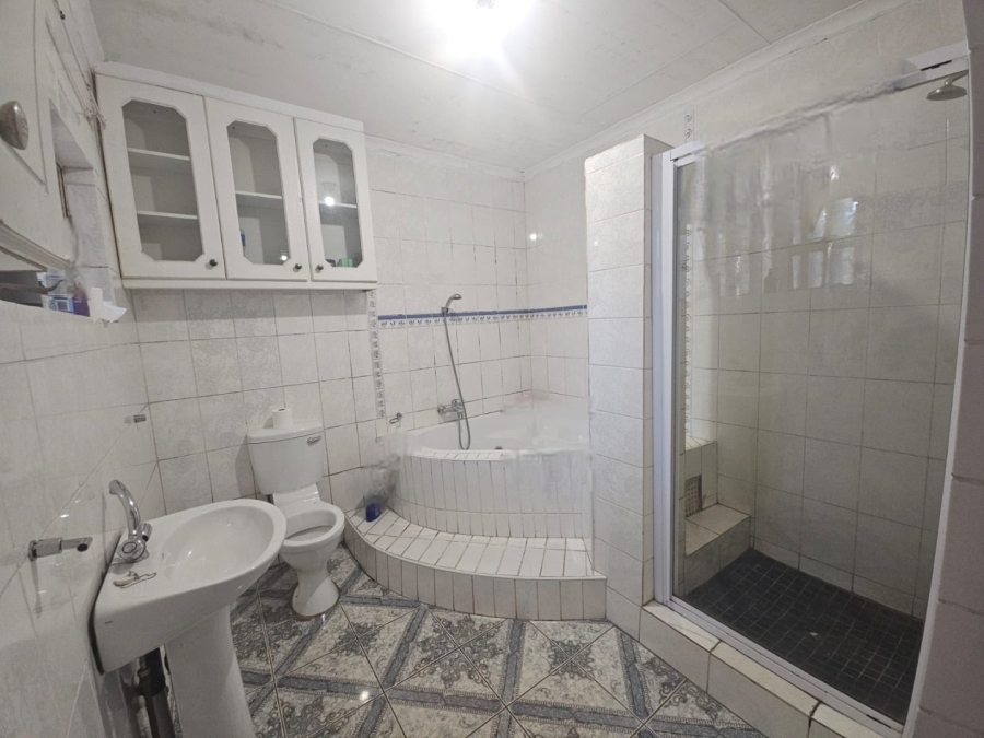4 Bedroom Property for Sale in Osizweni KwaZulu-Natal