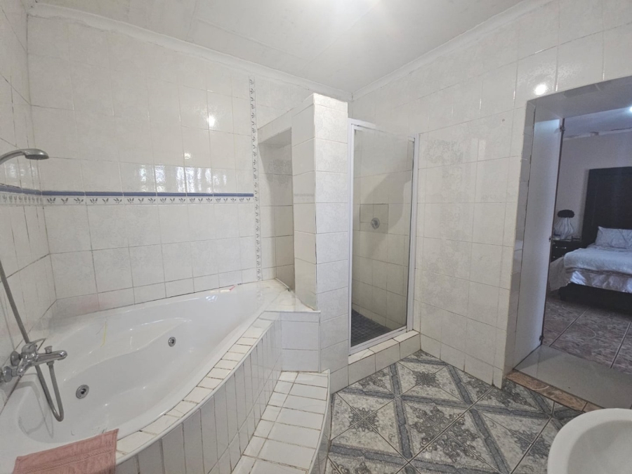 4 Bedroom Property for Sale in Osizweni KwaZulu-Natal