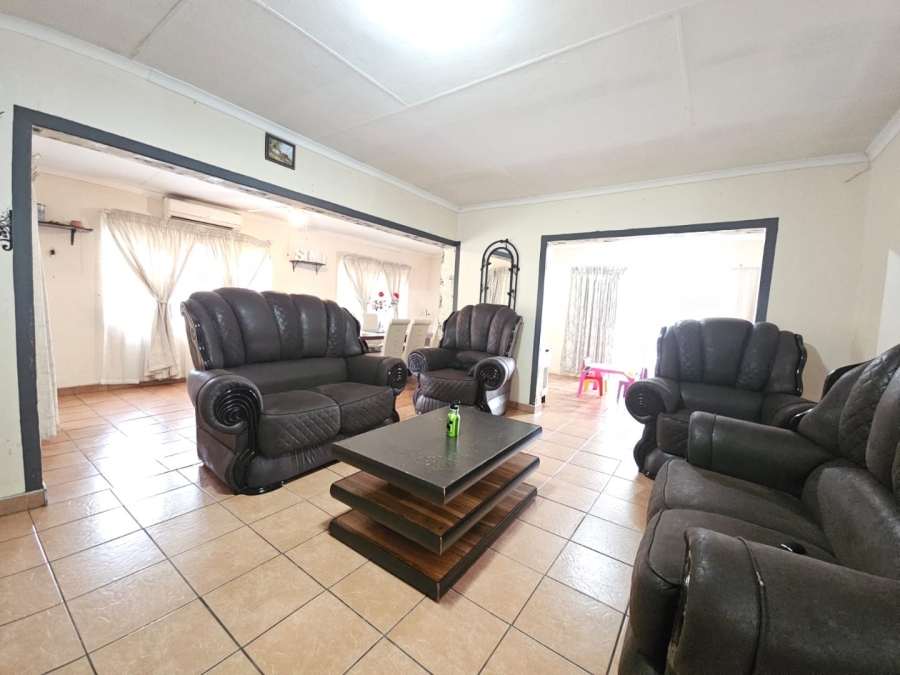 4 Bedroom Property for Sale in Barry Hertzog Park KwaZulu-Natal