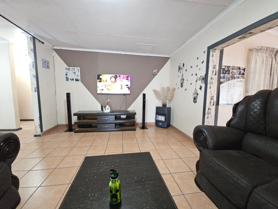 4 Bedroom Property for Sale in Barry Hertzog Park KwaZulu-Natal