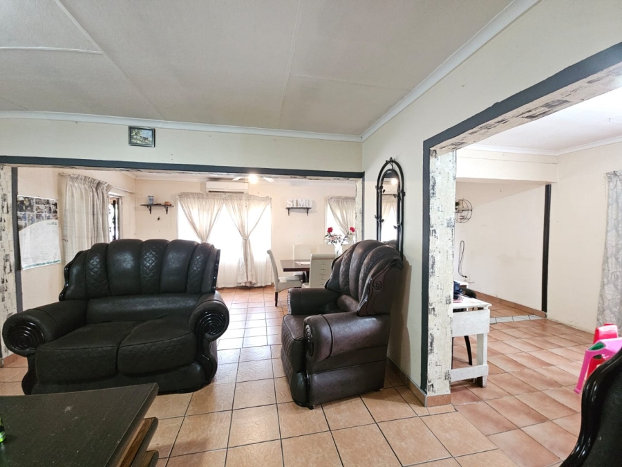 4 Bedroom Property for Sale in Barry Hertzog Park KwaZulu-Natal